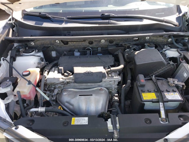 Toyota RAV4 LE 2015 JTMZFREV5FD077611 Image 10