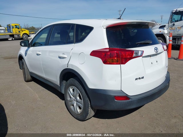Toyota RAV4 LE 2015 JTMZFREV5FD077611 Image 3