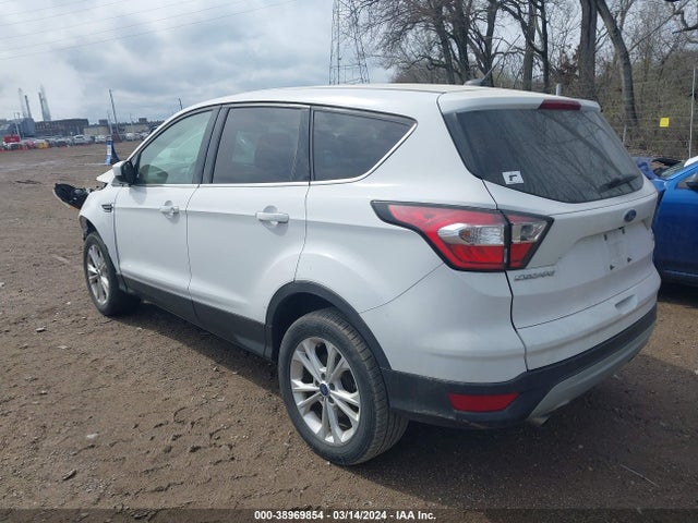 Ford ESCAPE SE 2017 1FMCU0G93HUE89967 Image 3