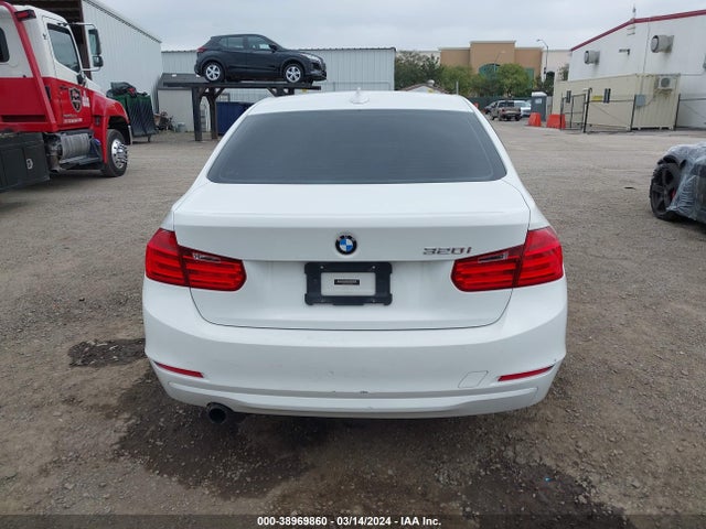 BMW 320i 2015 WBA3B1C50FK136580 Image 17