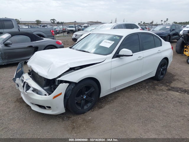 BMW 320i 2015 WBA3B1C50FK136580 Image 2