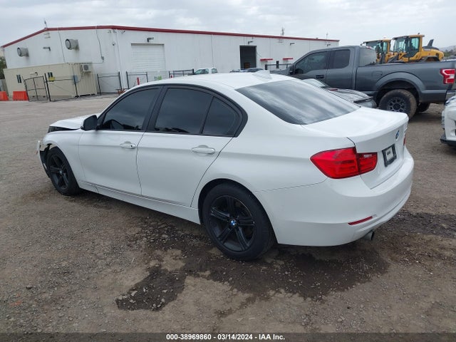 BMW 320i 2015 WBA3B1C50FK136580 Image 3