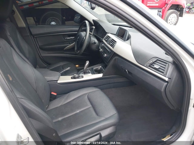 BMW 320i 2015 WBA3B1C50FK136580 Image 5
