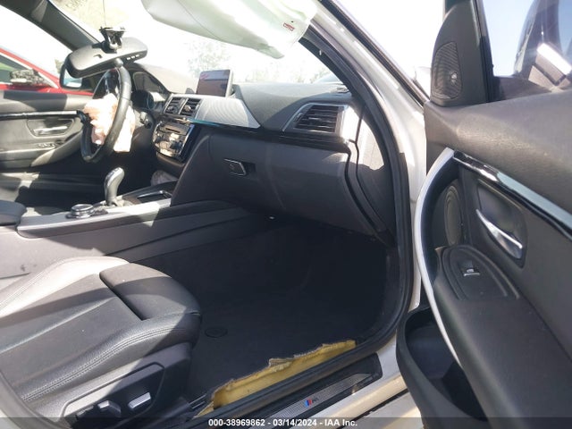 BMW 328I 2016 WBA8E9G58GNT88440 Image 5