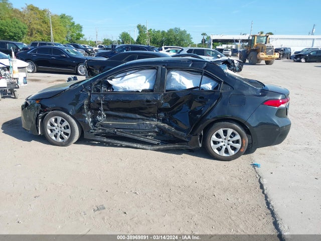 Toyota COROLLA LE 2022 5YFEPMAE2NP385318 Image 15