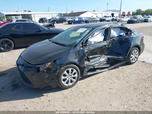 Toyota COROLLA LE 2022 5YFEPMAE2NP385318 Image 2
