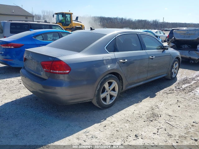 Volkswagen Passat 1.8t Wolfsburg Edition 2014 1VWAT7A39EC037189 Image 4