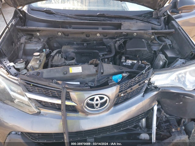 Toyota RAV4 LE 2015 JTMBFREV8FJ046811 Image 10