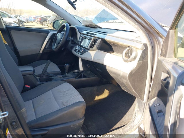 Toyota RAV4 LE 2015 JTMBFREV8FJ046811 Image 5