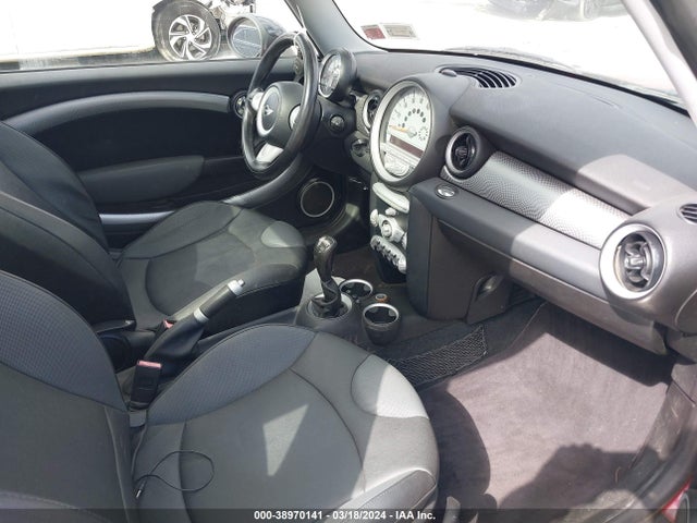 2009 MINI COOPER S WMWMF73529TT97641 Photo 4