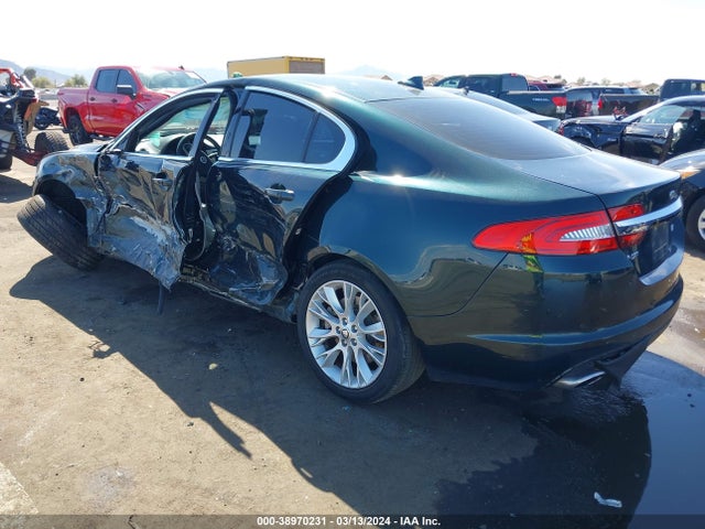 2013 JAGUAR XF SAJWA0E70D8S73820 Photo 2
