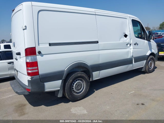 Mercedes-Benz Sprinter 2500 Normal Roof 2015 WD3PE7DC6FP166675 Image 4