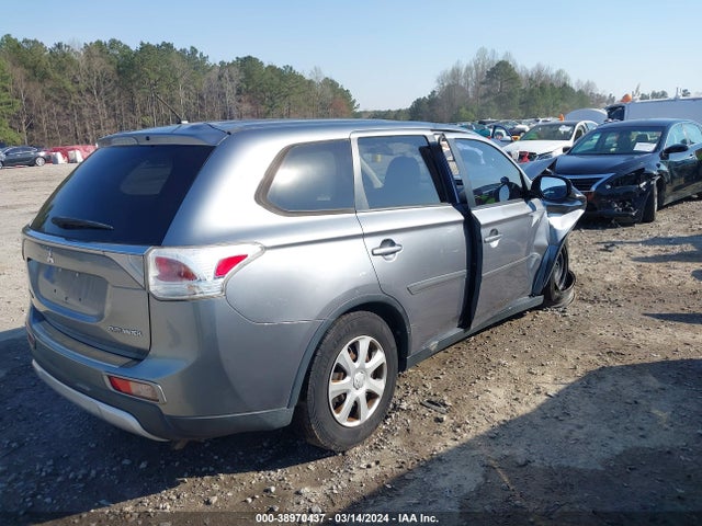 JA4AD2A36FZ010138 Mitsubishi Outlander Es