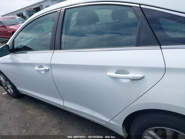 Hyundai SONATA SE 2015 5NPE24AF4FH186437 Image 14