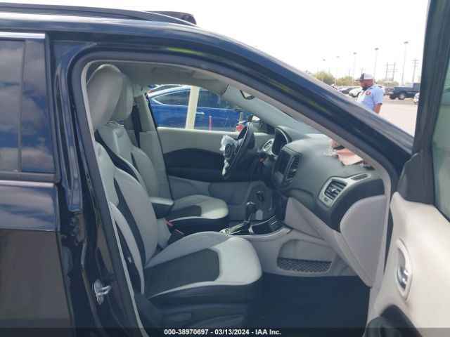 3C4NJCBB7KT711459 Jeep Compass Sun And Wheel Fwd