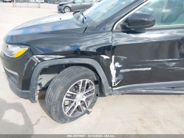 3C4NJCBB7KT711459 Jeep Compass Sun And Wheel Fwd