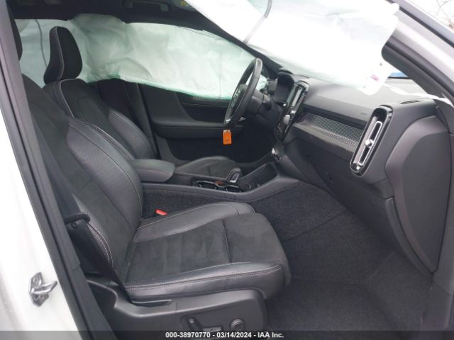 2021 VOLVO XC40 RECHARGE PURE ELECTRIC YV4ED3UR5M2536356 Photo 4