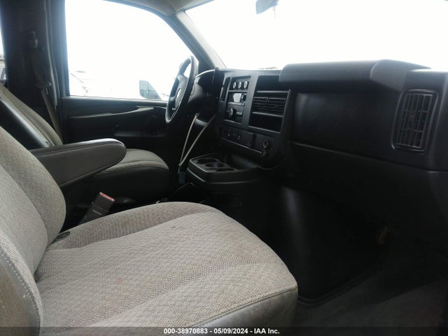 1GAWGRFG9F1216441 Chevrolet Express 2500 Lt