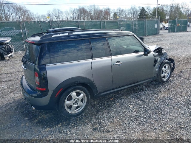 2010 MINI COOPER CLUBMAN WMWML3C5XATX39195 Photo 3