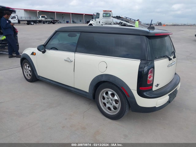 2012 MINI COOPER CLUBMAN WMWZF3C5XCT489277 Photo 2