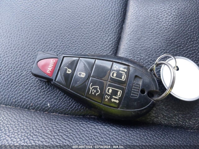 2013 CHRYSLER TOWN & COUNTRY TOURING VIN: 2C4RC1BG4DR697179