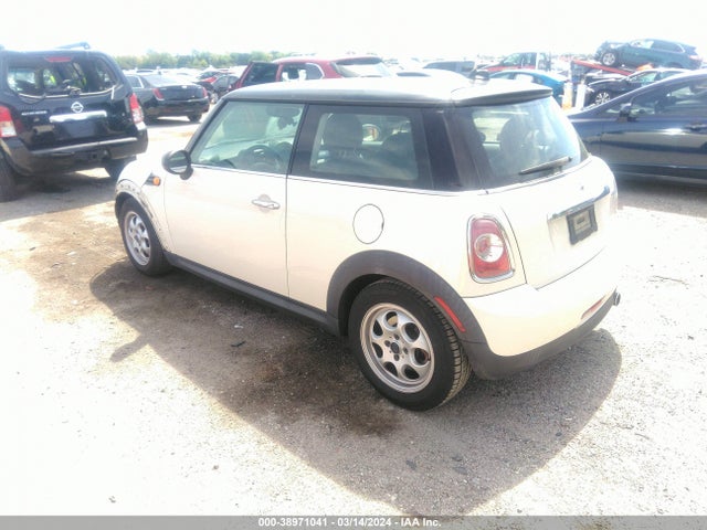 2012 MINI COOPER WMWSU3C54CT367442 Photo 2