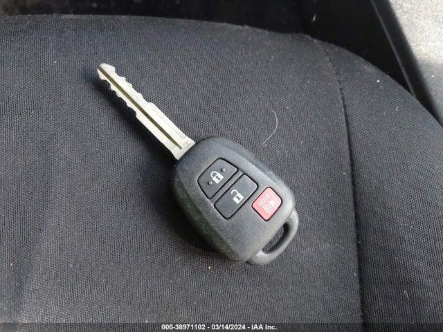 Toyota RAV4 LE 2014 2T3BFREV3EW220204 Image 11