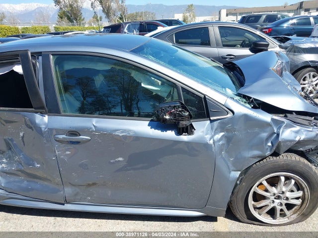 Toyota Corolla Hybrid Le 2022 JTDEAMDE0N3002935 Image 17