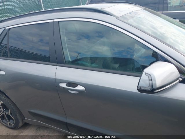 KNDCR3LE8P5051769 KIA Niro Ex Touring