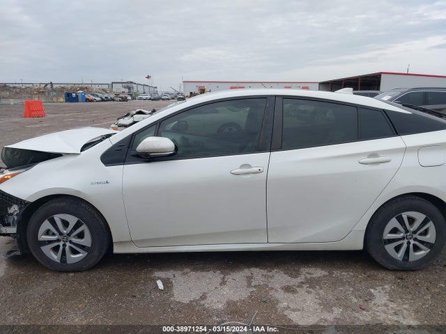 Toyota Prius Two 2017 JTDKBRFU0H3050974 Image 15