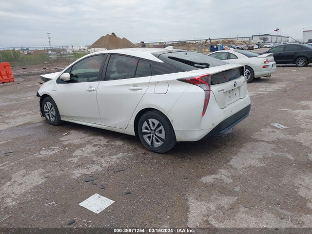 Toyota Prius Two 2017 JTDKBRFU0H3050974 Image 3