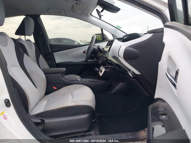 Toyota Prius Two 2017 JTDKBRFU0H3050974 Image 5