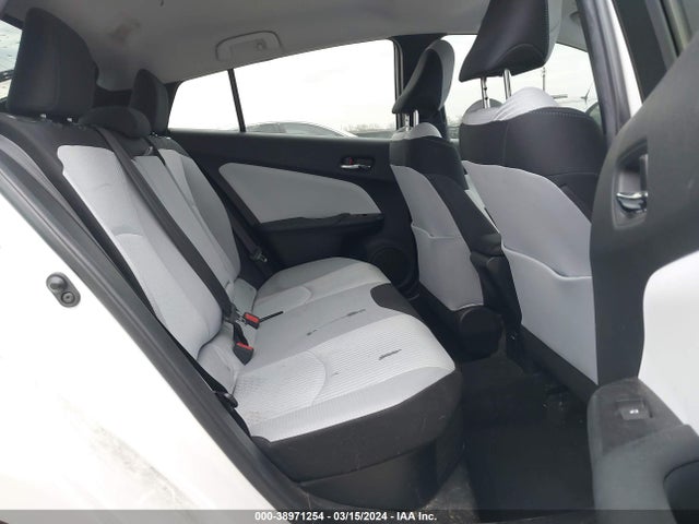 Toyota Prius Two 2017 JTDKBRFU0H3050974 Image 8