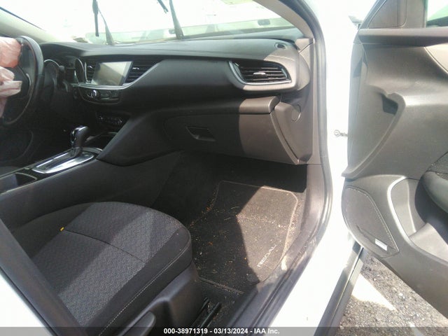 W04GU8SX9J1125354 Buick Regal Tourx Preferred