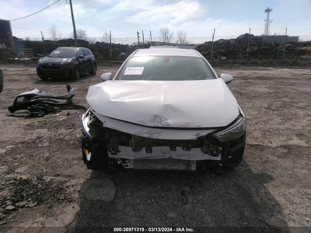 W04GU8SX9J1125354 Buick Regal Tourx Preferred