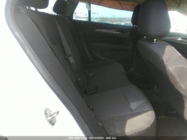 W04GU8SX9J1125354 Buick Regal Tourx Preferred
