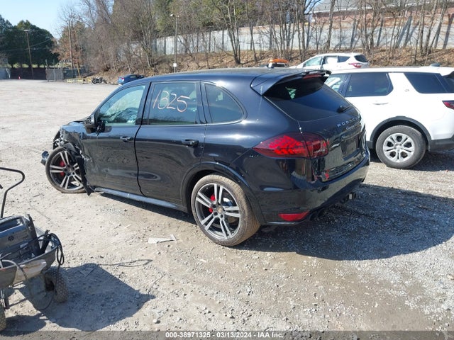 2013 PORSCHE CAYENNE WP1AD2A28DLA72460 Photo 2