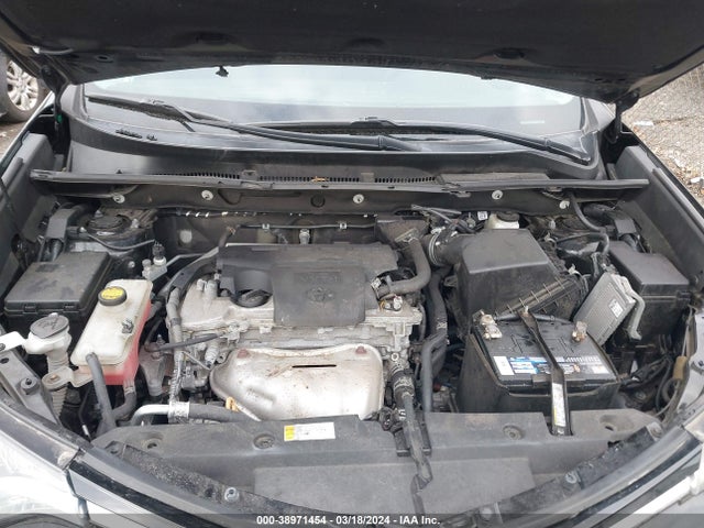 Toyota RAV4 LE 2018 2T3BFREV2JW781228 Image 10