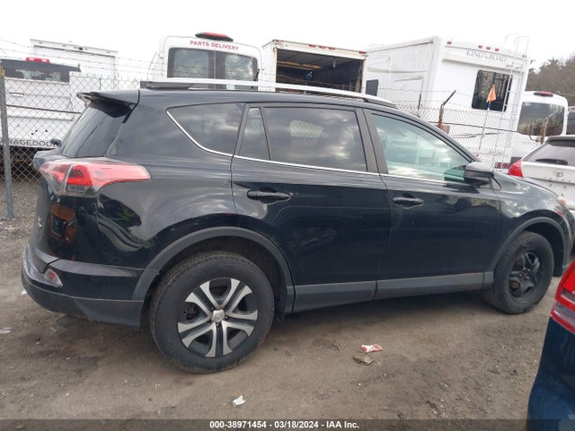 Toyota RAV4 LE 2018 2T3BFREV2JW781228 Image 13