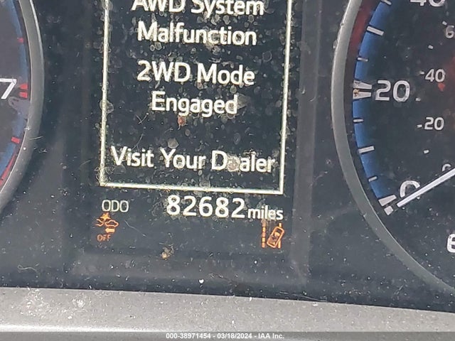 Toyota RAV4 LE 2018 2T3BFREV2JW781228 Image 15