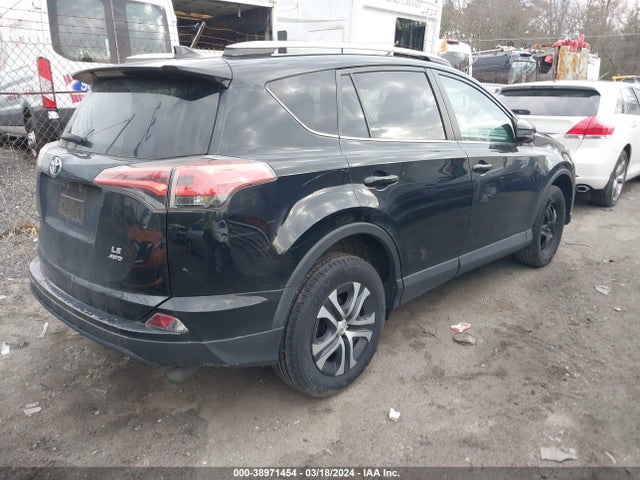 Toyota RAV4 LE 2018 2T3BFREV2JW781228 Image 4