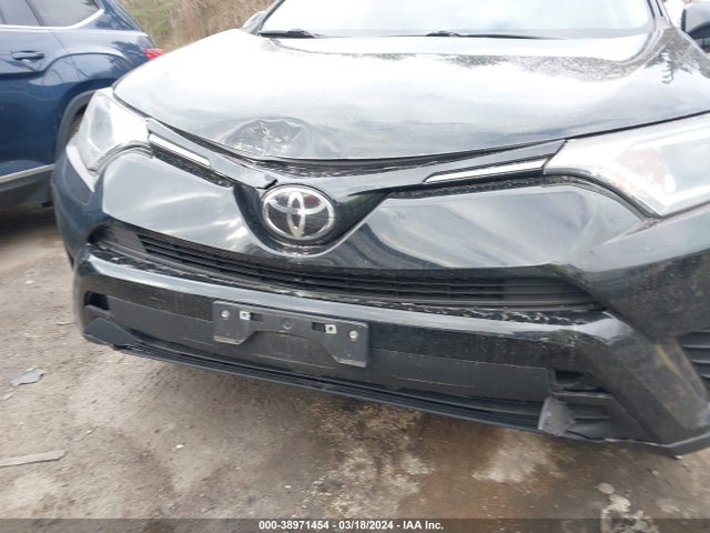 Toyota RAV4 LE 2018 2T3BFREV2JW781228 Image 6