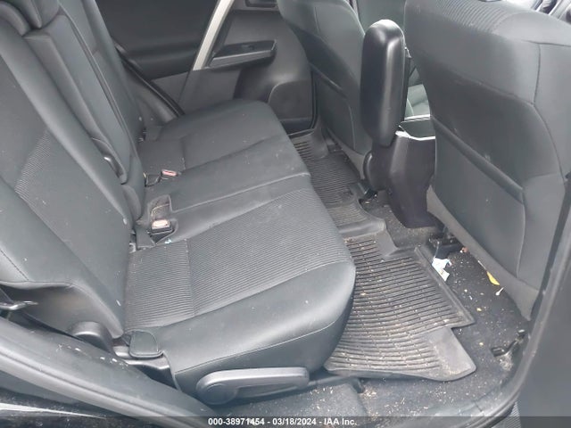 Toyota RAV4 LE 2018 2T3BFREV2JW781228 Image 8
