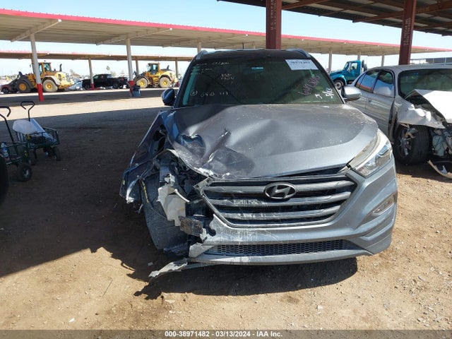 Hyundai TUCSON SE 2017 KM8J33A4XHU565404 Image 12