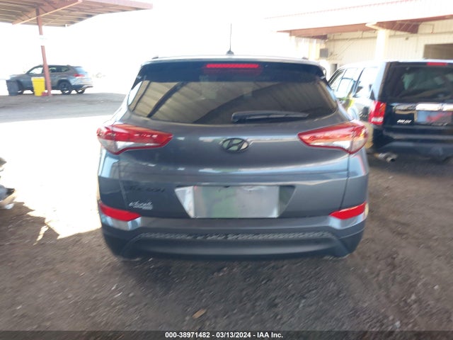 Hyundai TUCSON SE 2017 KM8J33A4XHU565404 Image 16