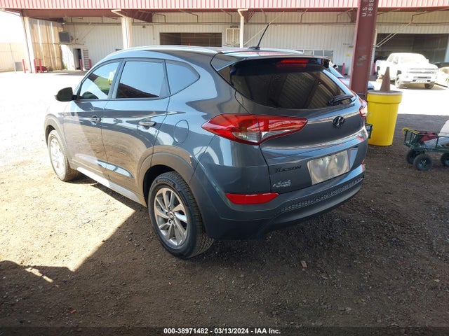 Hyundai TUCSON SE 2017 KM8J33A4XHU565404 Image 3