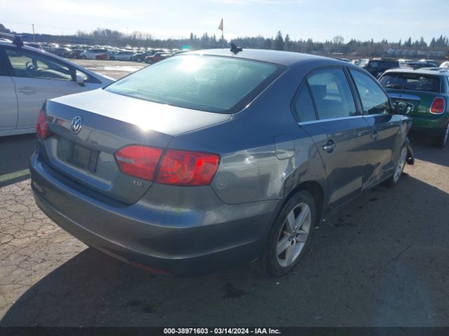 3VWLL7AJXEM245331 Volkswagen Jetta 2.0l Tdi