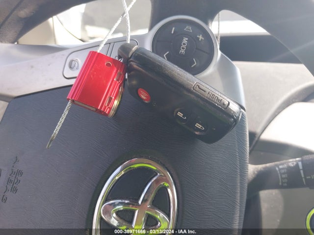 Toyota Prius Three 2014 JTDKN3DUXE0371635 Image 11
