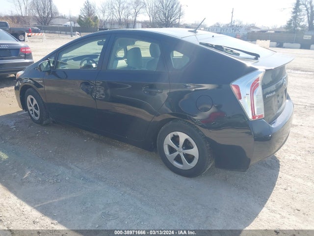 Toyota Prius Three 2014 JTDKN3DUXE0371635 Image 3