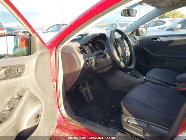 3VWDB7AJ8JM261528 Volkswagen Jetta 1.4t Se/1.4t Wolfsburg Edition